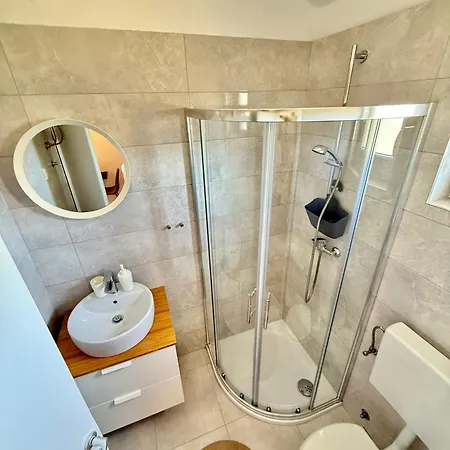 L&l Apartman Vir