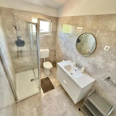 L&l Apartman Vir