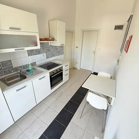 L&l Apartman Vir