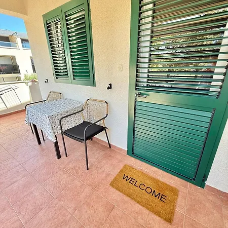 Apartment L&l *