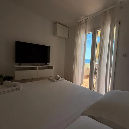 Apartment L&l